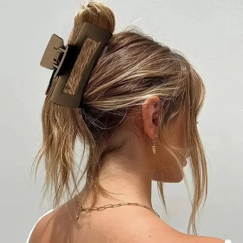 The Extra-Hold Jumbo Claw Clip 4-Piece Set: Your Thick Hair Solution